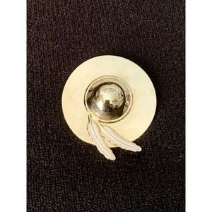 Brooch Hat Sarah Coventry Pin Brooch 2 Feathers Shiny Gold Tone VINTAGE